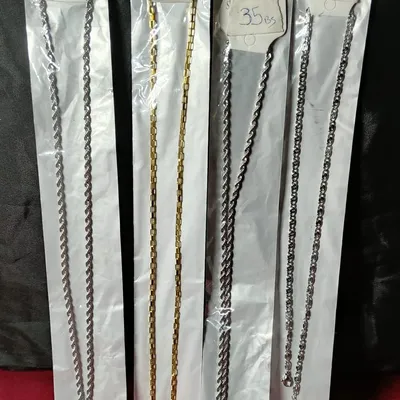 Collares masculinos y femeninos de acero inoxidable